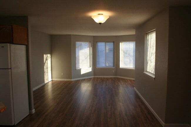Photo - Cute remodeled unit!! A Must see!