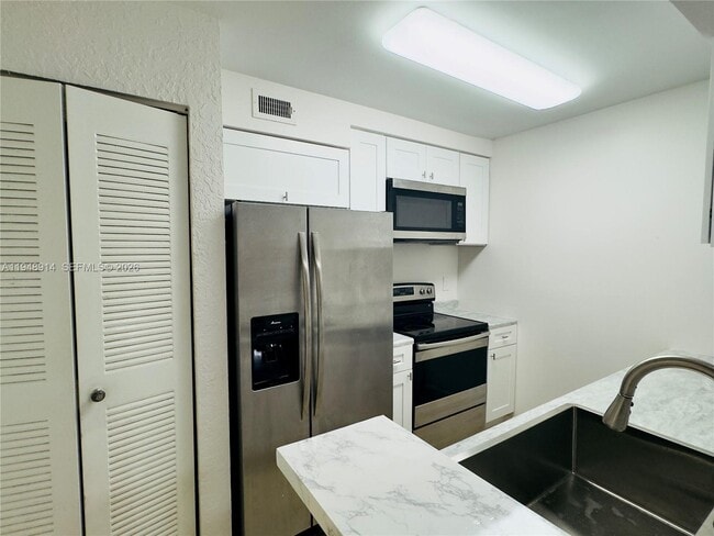 Photo - 2851 N Oakland Forest Dr Unit 110