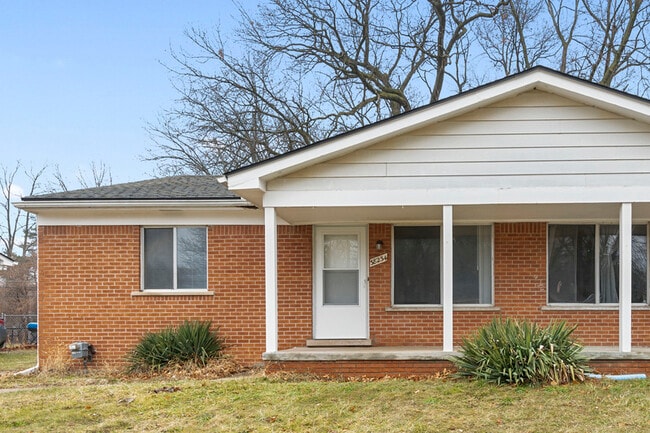 Photo - 38224 Hixford Pl