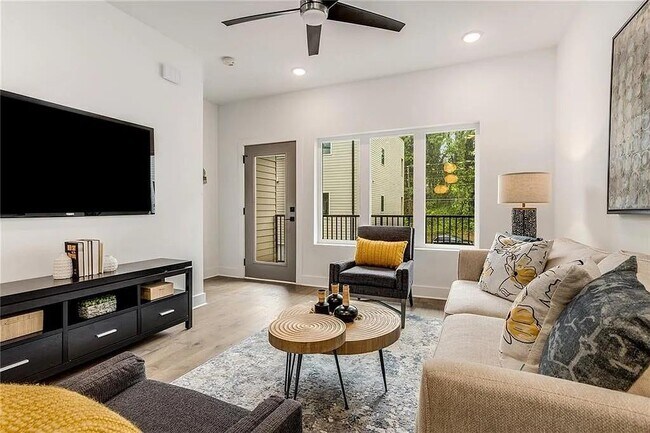 Photo - 1436 Walker Pl SE