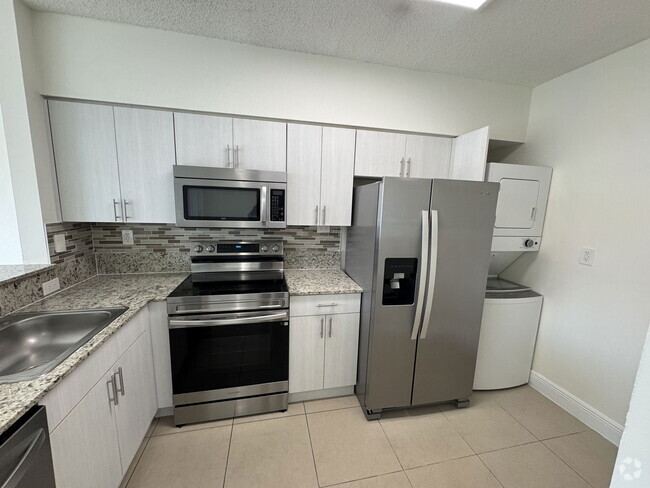 Building Photo - 17000 N Bay Rd Unit 2407 Rental