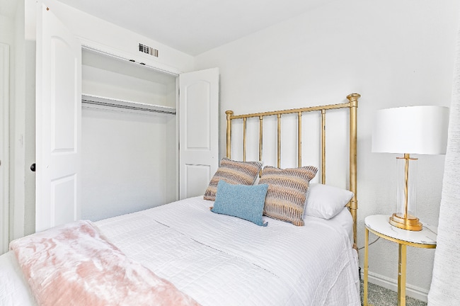 Photo - 5750 S 900 E