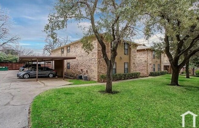 Photo - 3432 W 4th St Unit 4