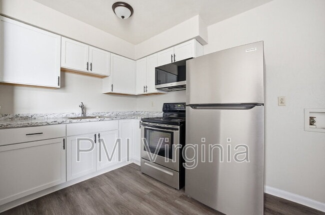 Building Photo - 2916 Pleasant Ave Unit Apt 7