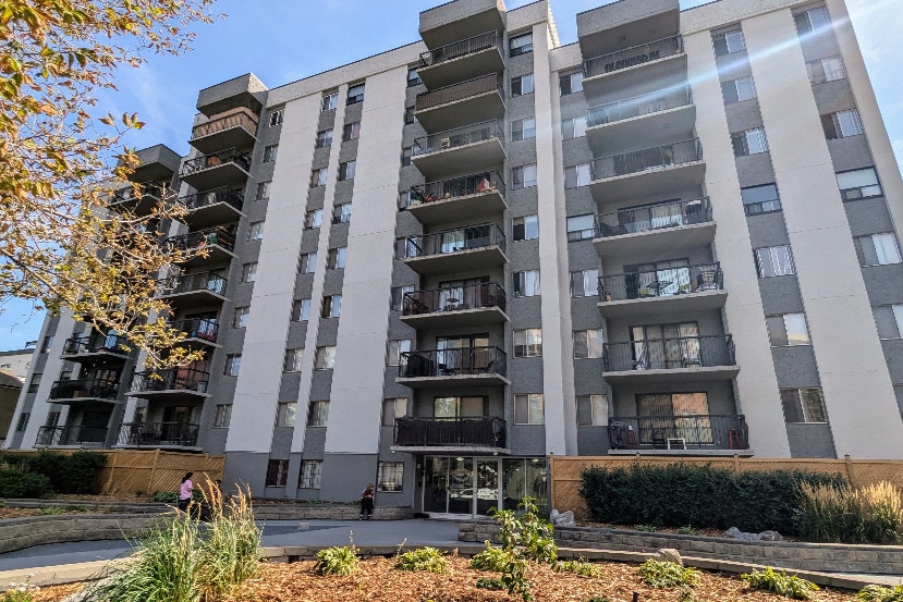 Photo - Panorama Court