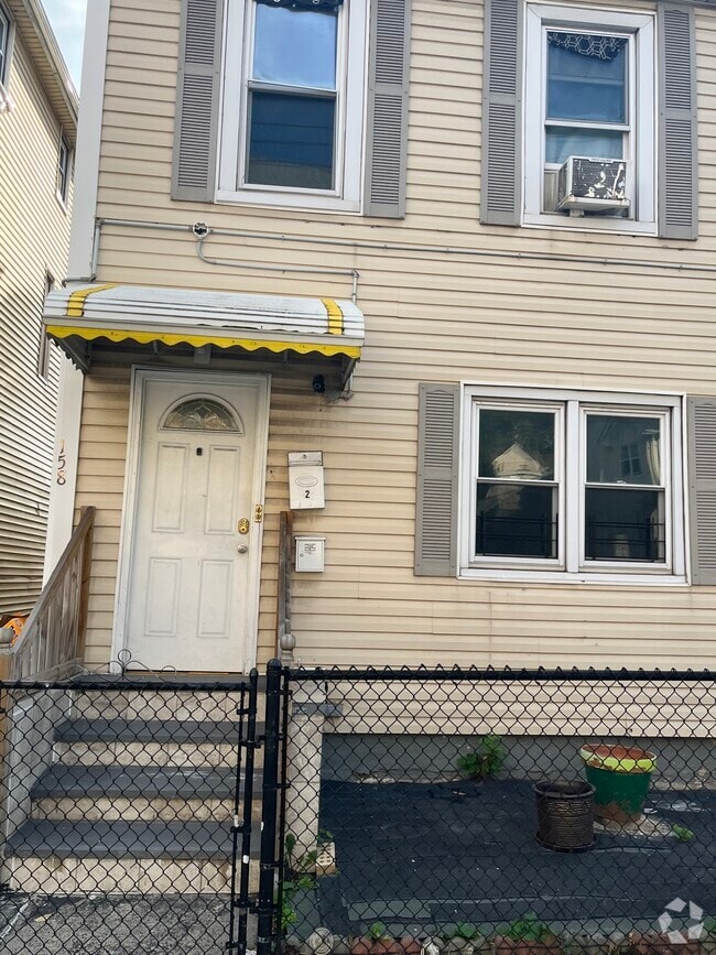 Building Photo - 158 S 11th Ave Rental