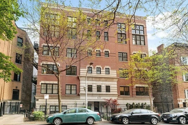 Building Photo - 621 W Barry Ave Unit 201 Rental