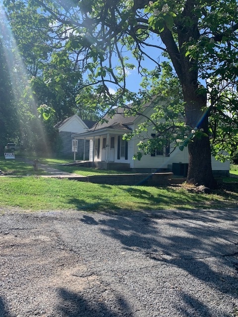 Photo - 202 W 2nd St