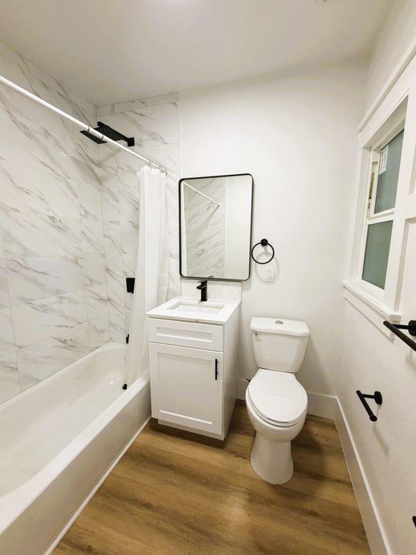 Photo - 1175 E Broadway