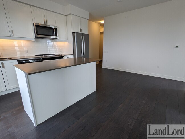 Photo - 8 Nahani Way Unit 2001