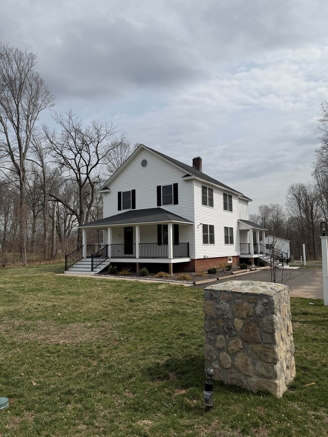 Building Photo - 309 Main St