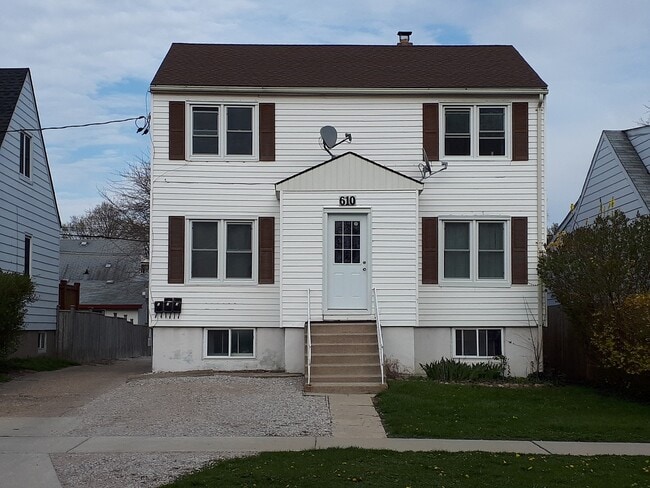 Building Photo - 610 Temple St Unit Main Floor (2)