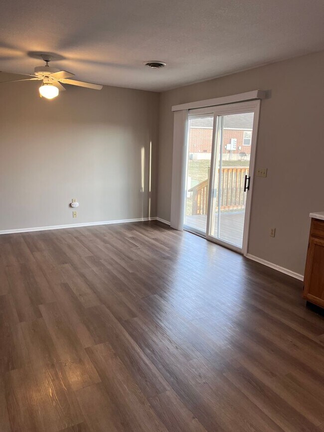 Photo - 203-MF2-E Unit B