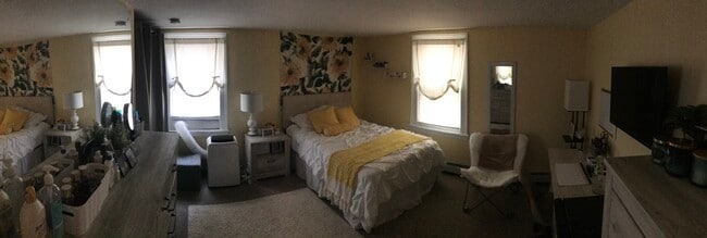 Building Photo - 106 2nd St Unit 2nd floor