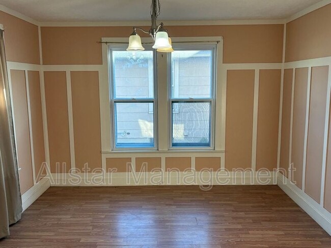 Photo - 1135 W 12th St