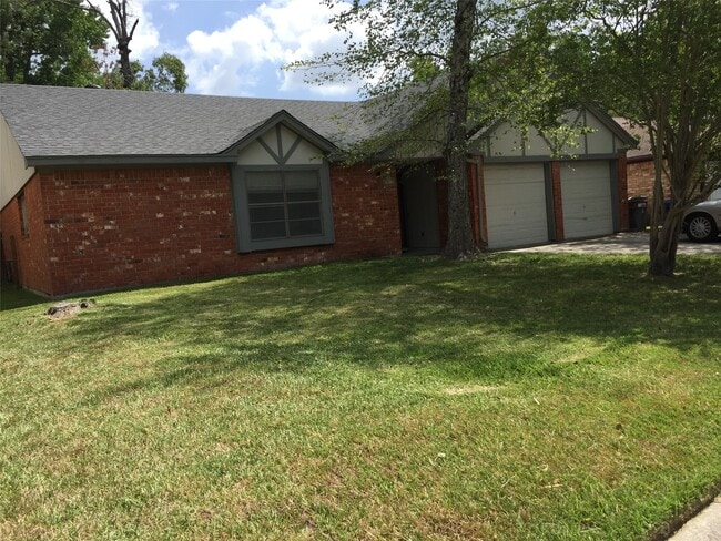 Building Photo - 5811 Woodmancote Dr