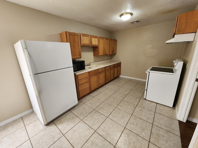 Photo - 218 E 14th St