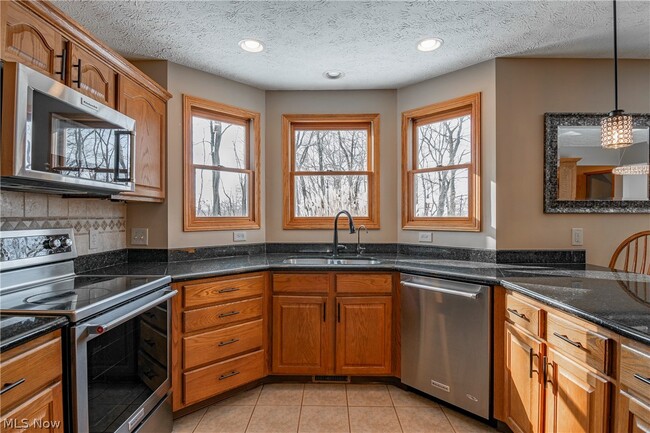 Photo - 11002 Trenton Rd NW