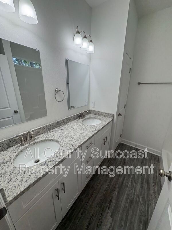 Photo - 535 Sunset Dr
