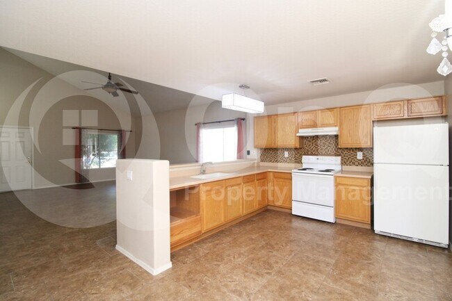 Photo - 95 S Mulberry St