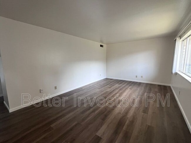 Photo - 857 S Oak St Unit Apt 9