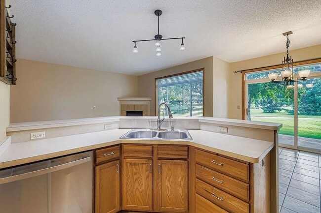 Photo - Rare 3bed 3bath Townhome in Rosemount