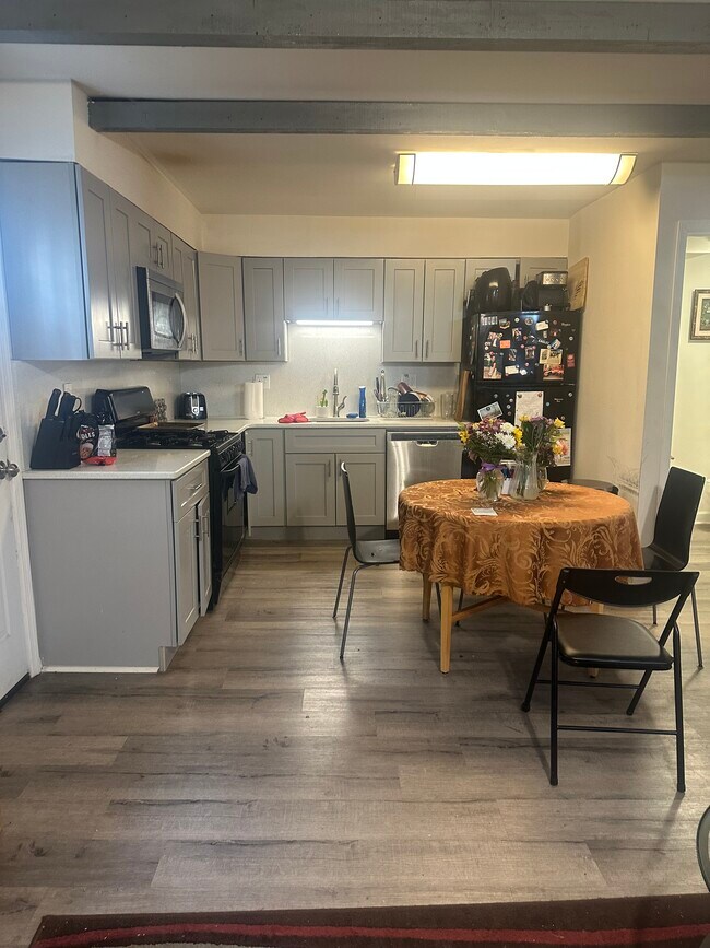 Photo - 510 S Juniper St Unidad A