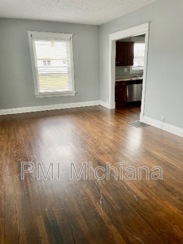 Photo - 1226 E Madison St