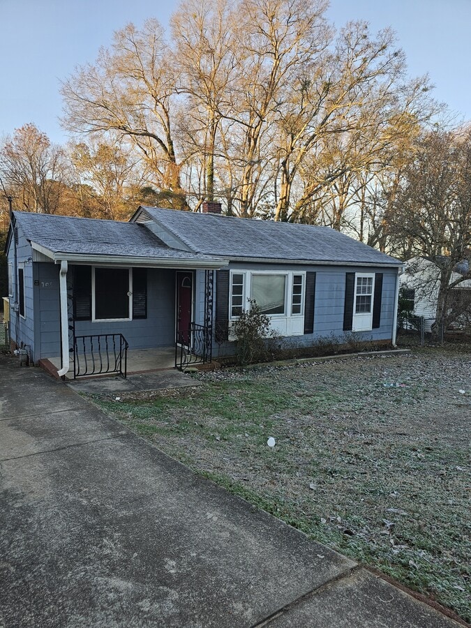 Photo - 105 Rutland Cir