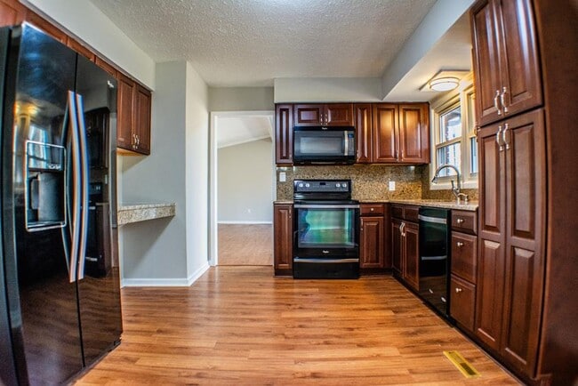 Photo - 1655 Little Creek Cir