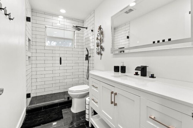 Photo - 921 SE 13th Ct