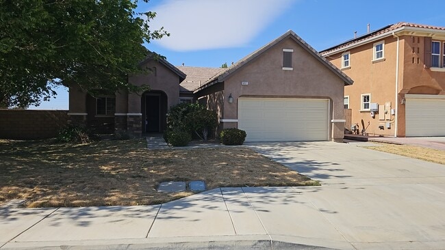 Building Photo - 5837 W Ave K-2