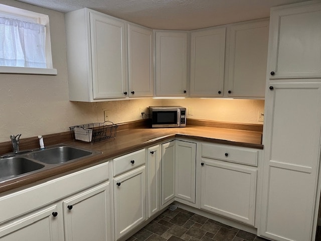 Full Kitchen - 1220 Colorado Ave Unit Downstairs
