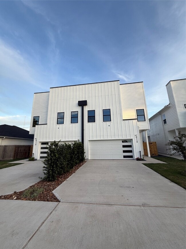 Building Photo - 10119 Grover Ln Rental