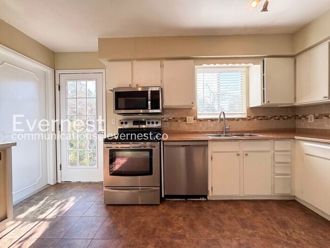 Photo - 1598 Cedar St