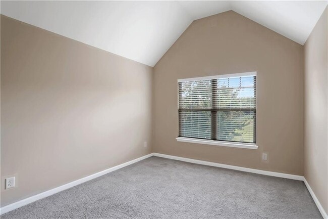 Photo - 958 Nevis Way