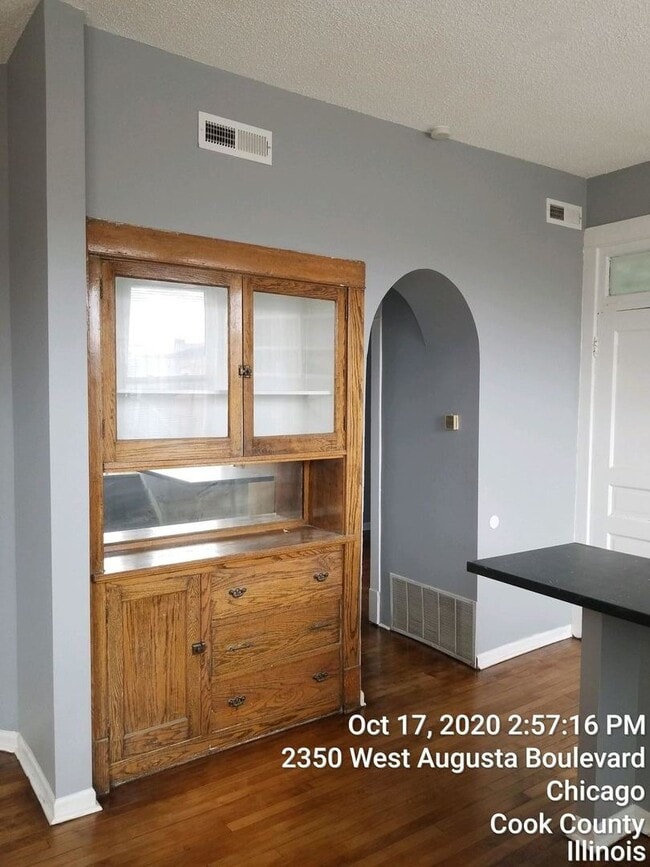 Photo - 2350 W Augusta Blvd Unit 3E