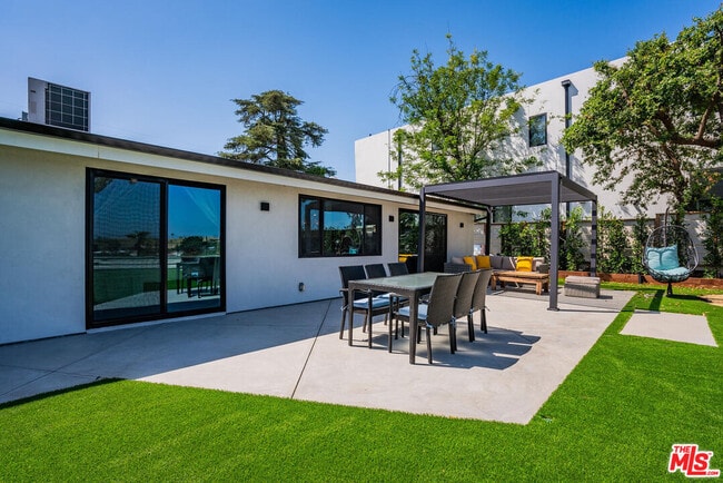 Photo - 5835 McDonie Ave