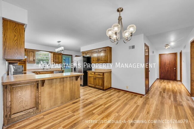 Photo - 9120 Central St