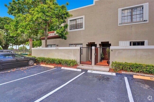 Building Photo - 10540 SW 154th Ct Rental