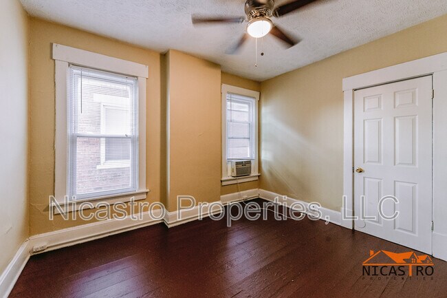 Photo - 174 E 11th Ave