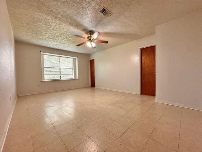 Photo - 1822 Willow Bend Dr