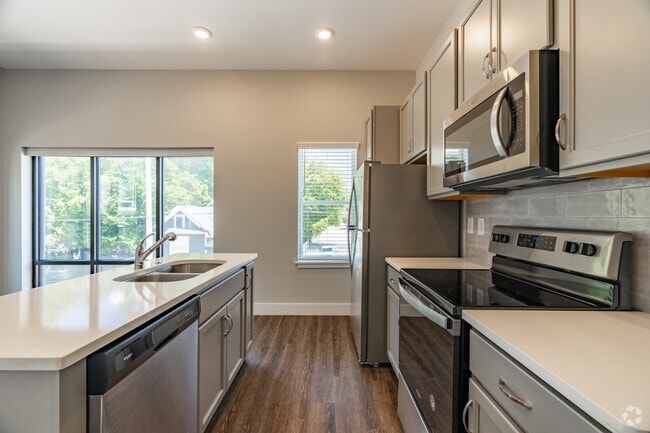 Studio - 650SF - Kitchen