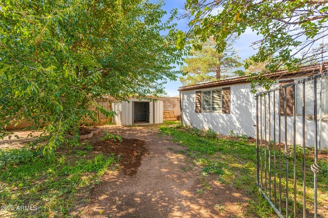 Photo - 110 E Jennifer Ln