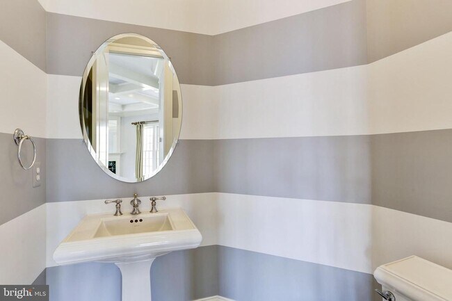 Photo - 7233 Addington Dr