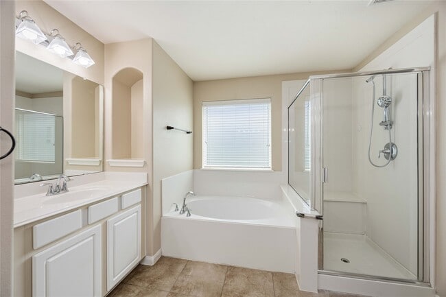 Photo - 950 Firthwood Ln