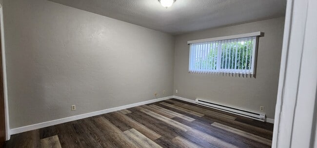 Photo - $500 MOVES YOU IN - 2 Bedroom on 18th Ave in Albany - Pet Friendly Unit 819-02