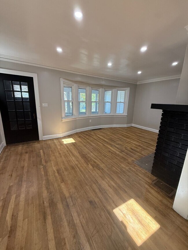 Photo - Endora Unit Endora DOWN