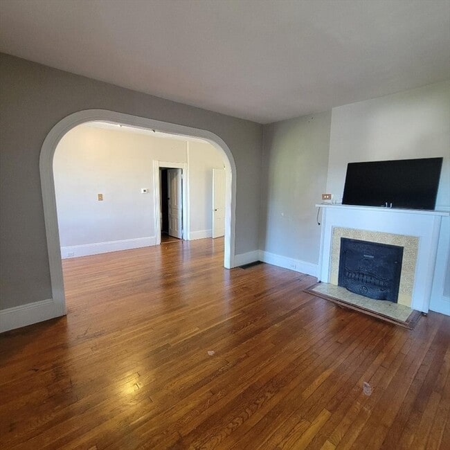 Photo - 30 Uxbridge St Unit 1