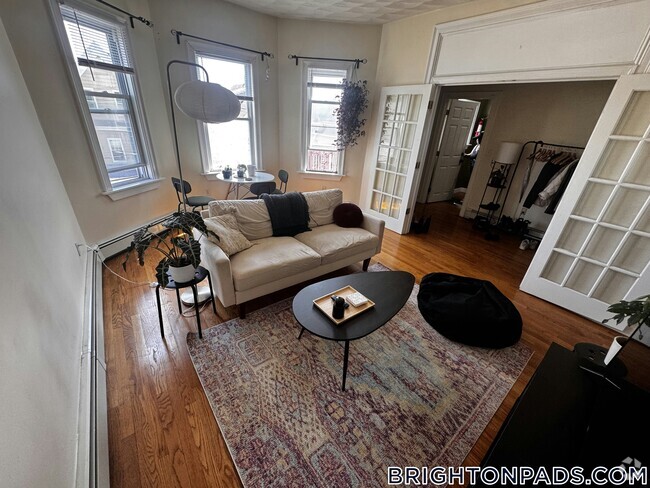Building Photo - 40 Litchfield St Unit 3 Rental